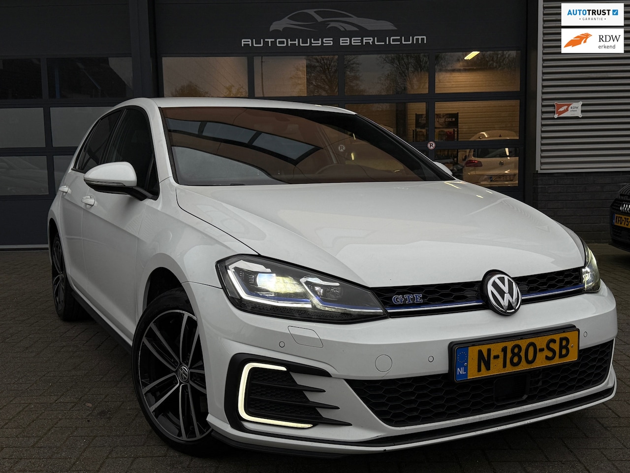 Volkswagen Golf - 1.4 eHybrid GTE Virtual Carplay Stoelverwarming - AutoWereld.nl