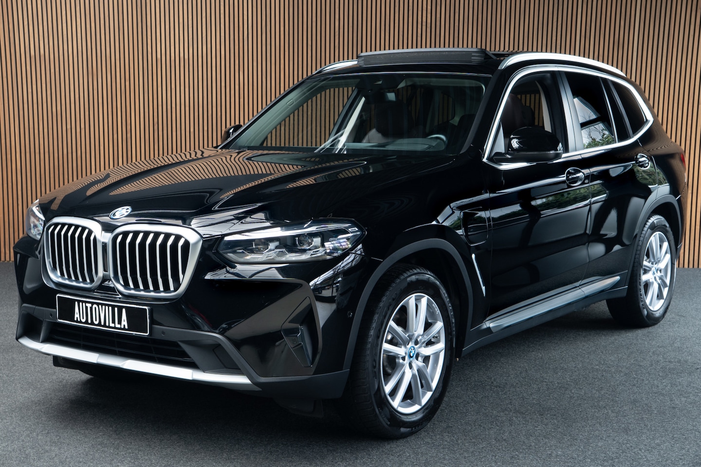 BMW X3 - xDrive30e High Executive Panoramadak - Head-up - Leder - Sportonderstel - AutoWereld.nl
