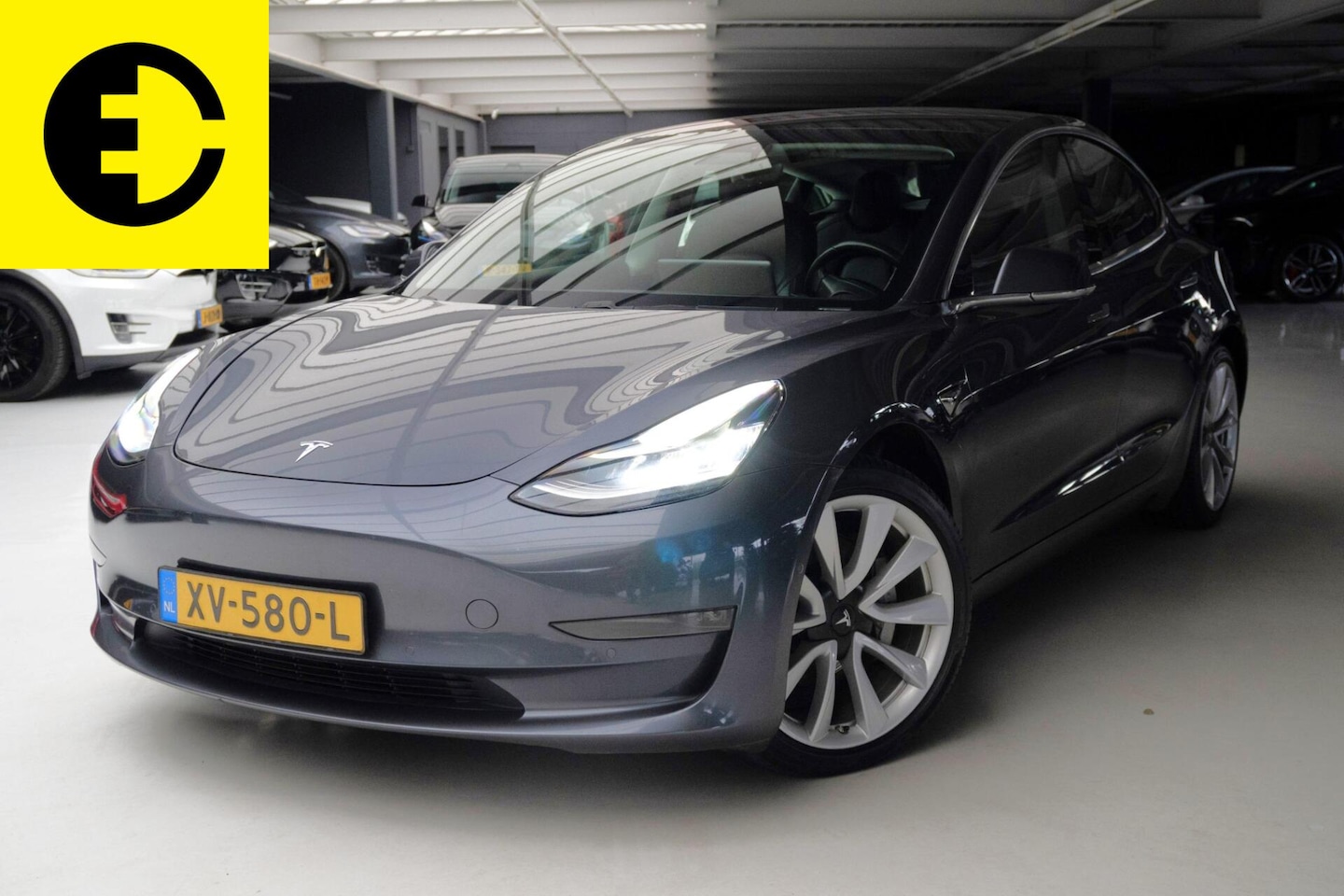 Tesla Model 3 - Long Range RWD Long Range AWD 75 kWh |88,3% SOH | Stoelverwarming | Premium audio - AutoWereld.nl