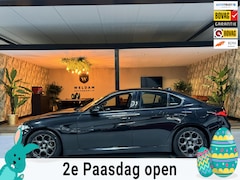 Alfa Romeo Giulia - 2.0T Super Garantie Camera Navigatie Cruise Control Rijklaar