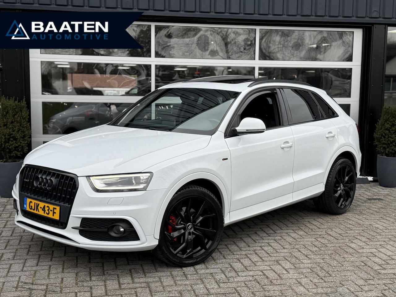 Audi Q3 - 2.0 TFSI 3x S-Line |Pano|Apple carplay|Parelmoer|Keyless| - AutoWereld.nl