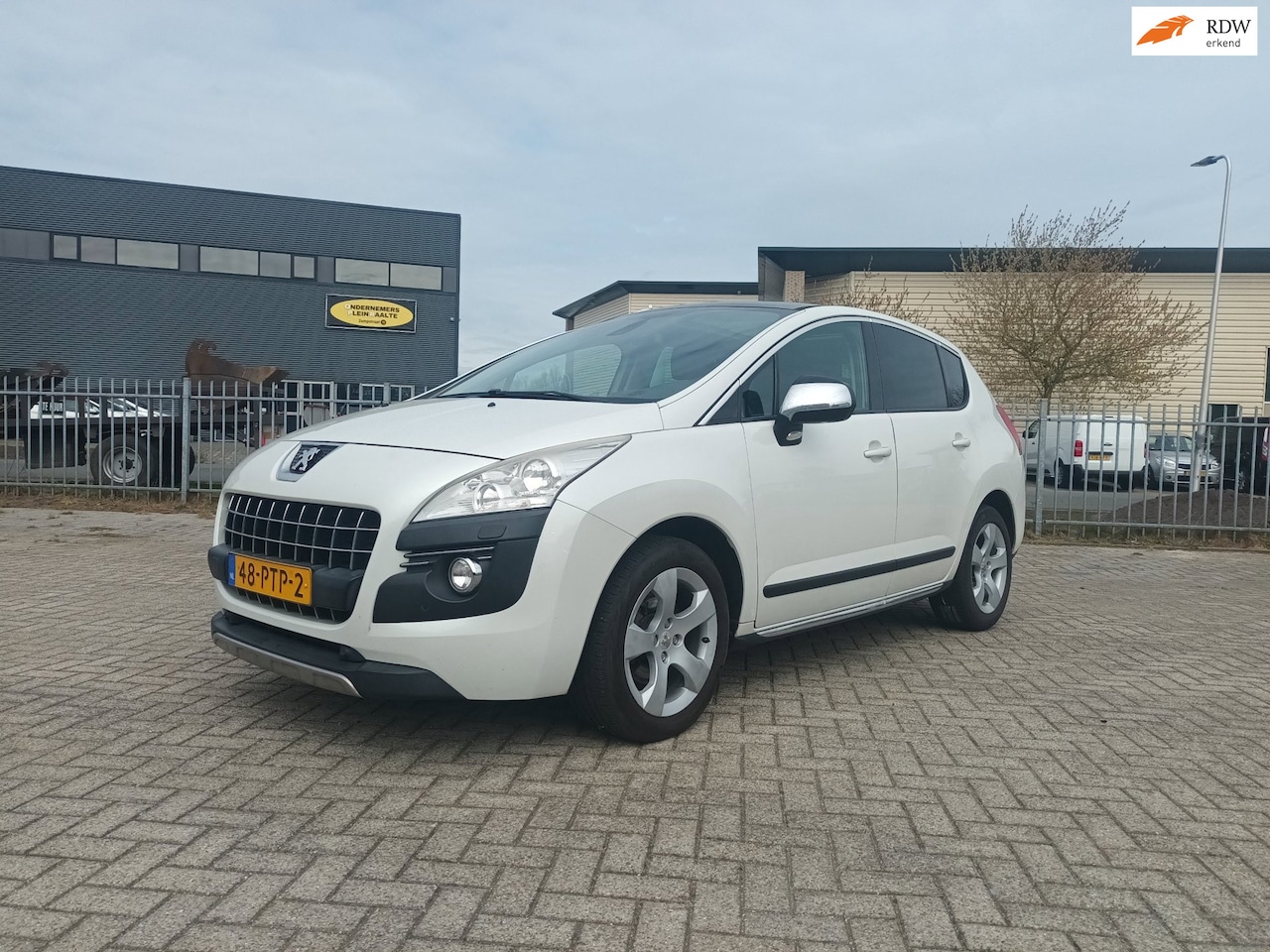Peugeot 3008 - 1.6 THP Blue Lease Executive 1.6 THP Blue Lease Executive - AutoWereld.nl
