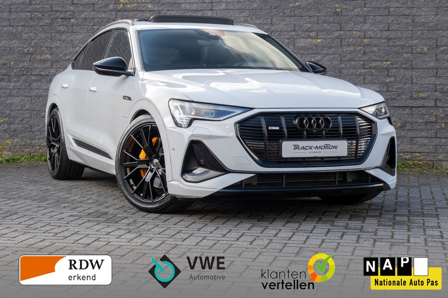 Audi e-tron Sportback - 55 quattro edition 95 kWh White & Black s-line - AutoWereld.nl