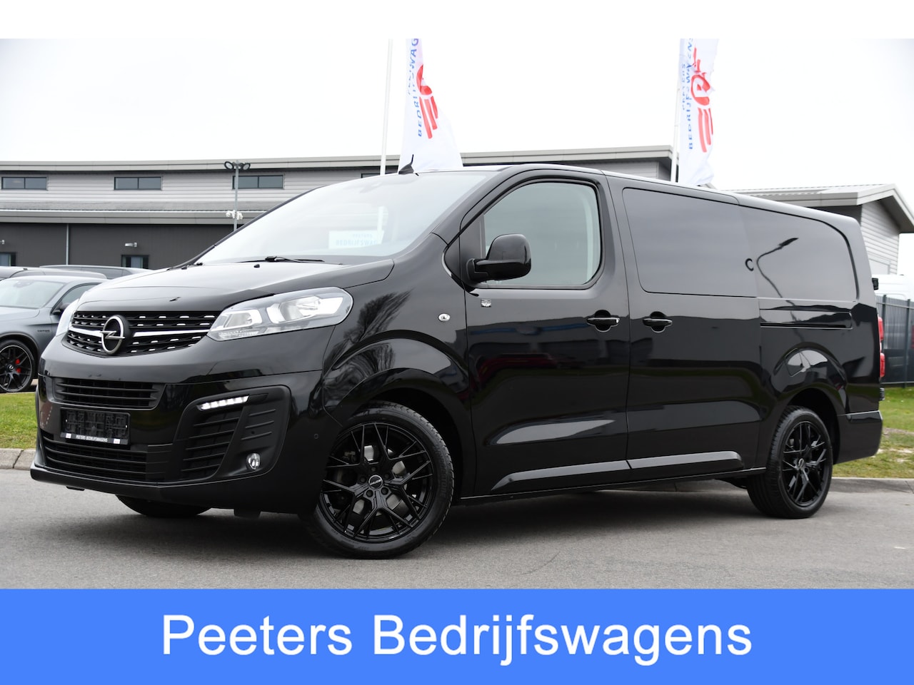 Opel Vivaro - 2.0 CDTI L3H1 DC Black Edition Camera, Cruise, Carplay, Stoelverwarming, 2 x Schuifdeur, S - AutoWereld.nl
