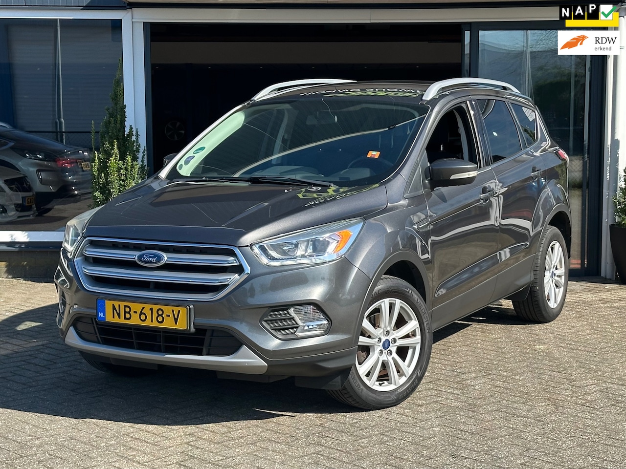 Ford Kuga - 1.5 EcoBoost Trend Ultimate / Dealer ond / Camera - AutoWereld.nl