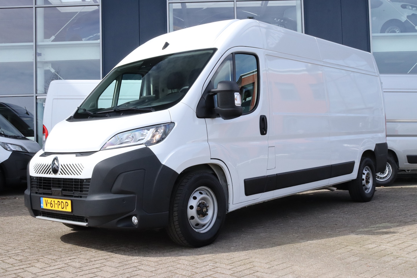 Citroën Jumper - 2.2 BlueHDi 140 S&S L3H2 3.5t Zwaar | Cruise Control | Camera | Betimmering | Trekhaak | N - AutoWereld.nl