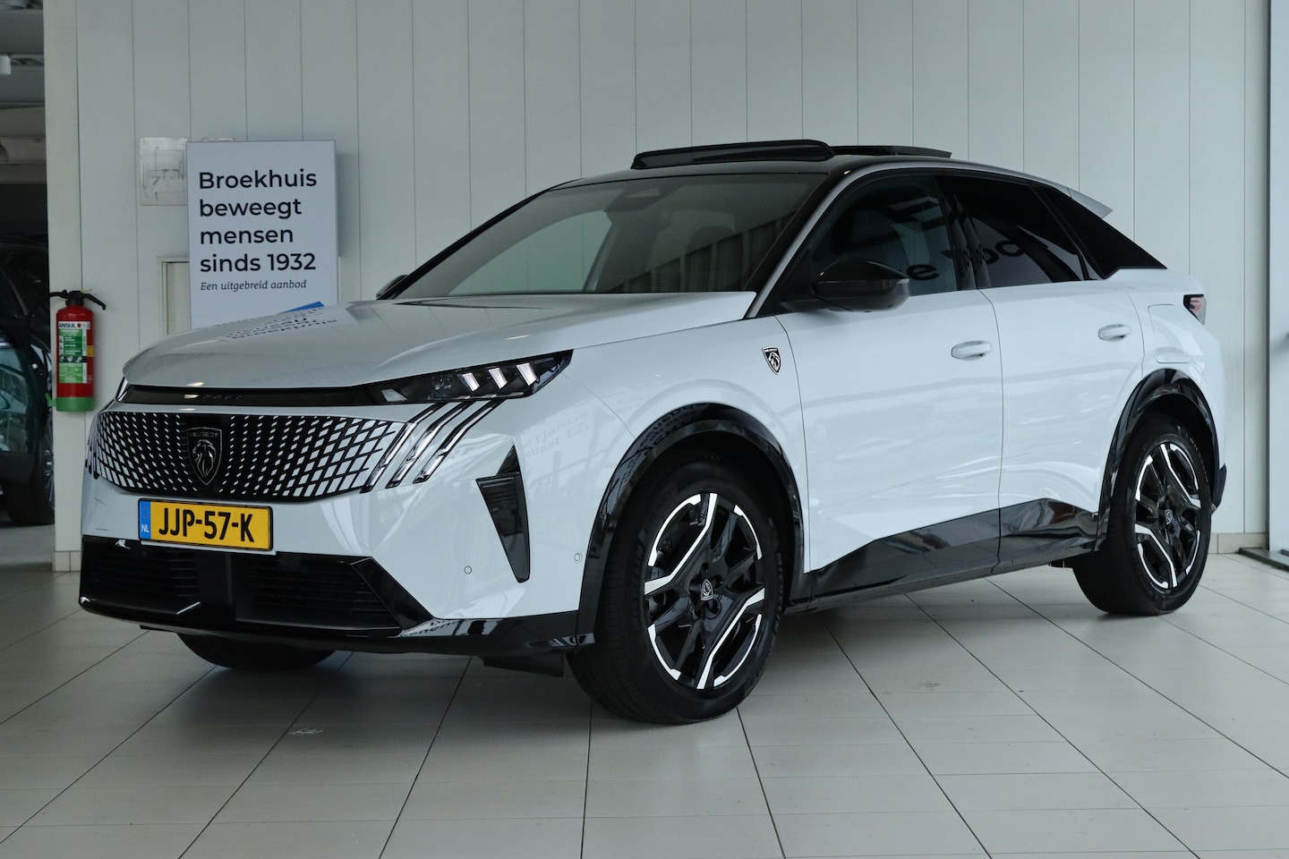 Peugeot e-3008 - GT Avantage 210 73 kWh | 8 Jaar Garantie | Adapt. Cruise | Massage | Schuifdak | 360 Camer - AutoWereld.nl