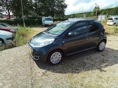 Peugeot 107 - 1.0-12V XS 5drs NL auto, s NAP Airco Zeer lux, s 104 000 km
