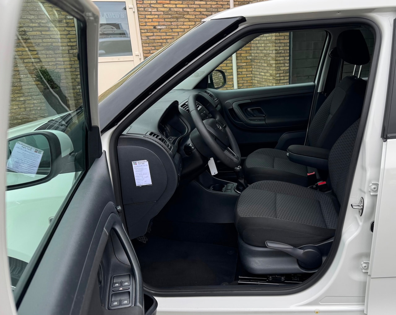 Skoda Fabia - 1.2 TSI Sprint Bj 2014 slechts 68193 kilometers - AutoWereld.nl