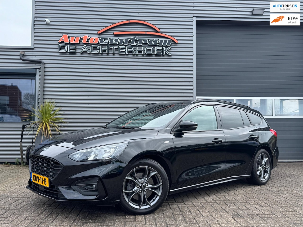 Ford Focus Wagon - 1.0 EcoBoost Titanium St-line Navi | Stoelverwarming | Trekhaak!! - AutoWereld.nl