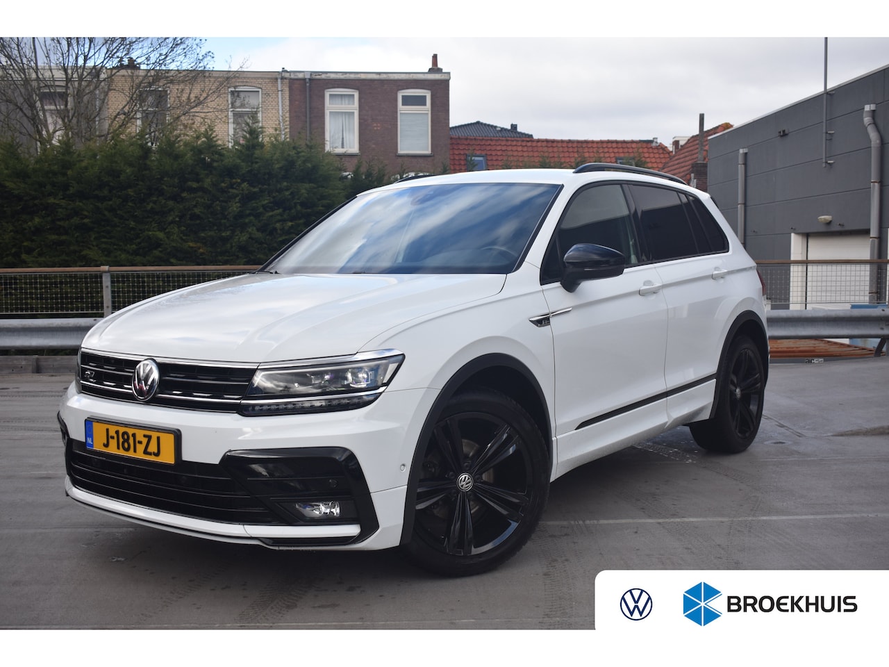 Volkswagen Tiguan - 1.5 TSI 150PK DSG Highline Business R | STOELVERW. | CAMERA | NAVIGATIE | ADAPT. CRUISE | - AutoWereld.nl
