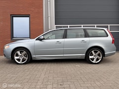 Volvo V70 - 2.5T Momentum - leder - 18inch - orig. NL