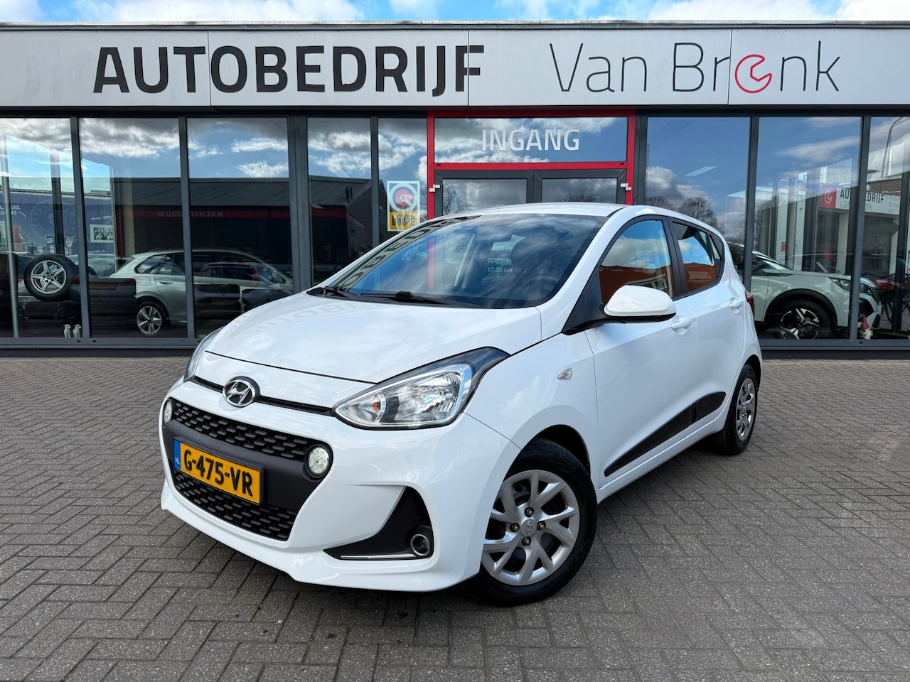Hyundai i10 - 1.0i Comfort | DAB | Carplay | Trekhaak | Navi - AutoWereld.nl