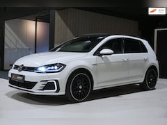 Volkswagen Golf - 1.4 TSI PHEV GTE Pano Carplay Camera ACC VOL