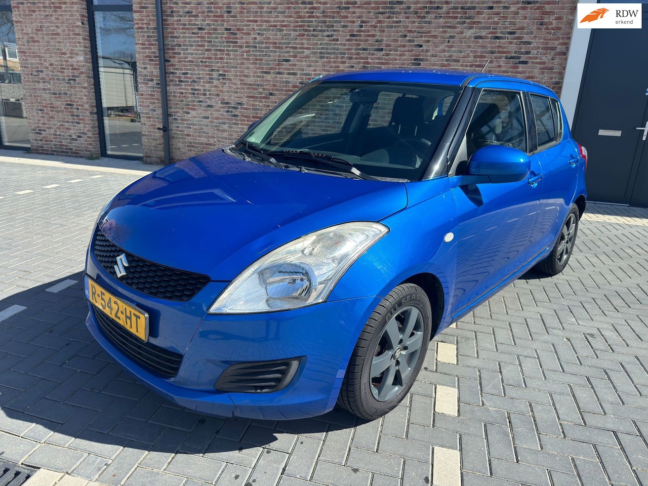 Suzuki Swift - 1.2 Sportline 1.2 Sport-line - AutoWereld.nl