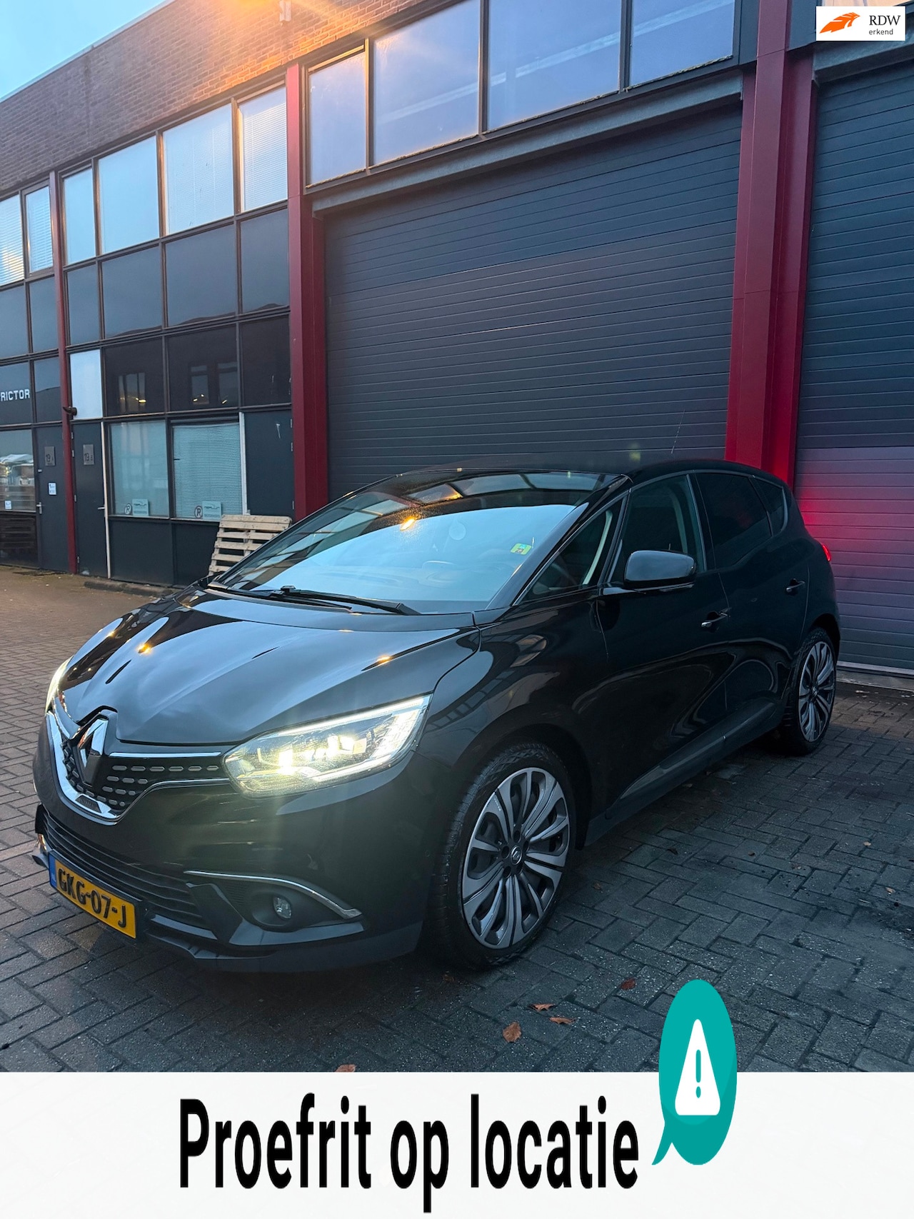 Renault Scénic - Paris Initiale | KEYLESS | HEAD-UP | MASSAGESTOELEN | TREKHAAK | AUTOMATISCH INPARKEREN | - AutoWereld.nl