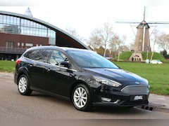 Ford Focus Wagon - 1.5 TDCI 6-bak Trekhaak Parkeersensor Door inruil verkregen Top Conditie Nieuw APK