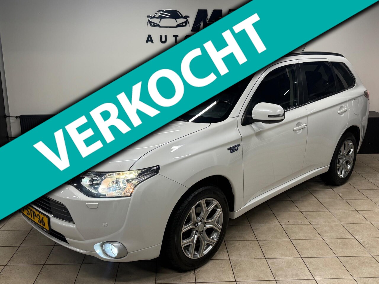 Mitsubishi Outlander - 2.0 PHEV Instyle ECC/LEER/DAKJE/NAP! - AutoWereld.nl