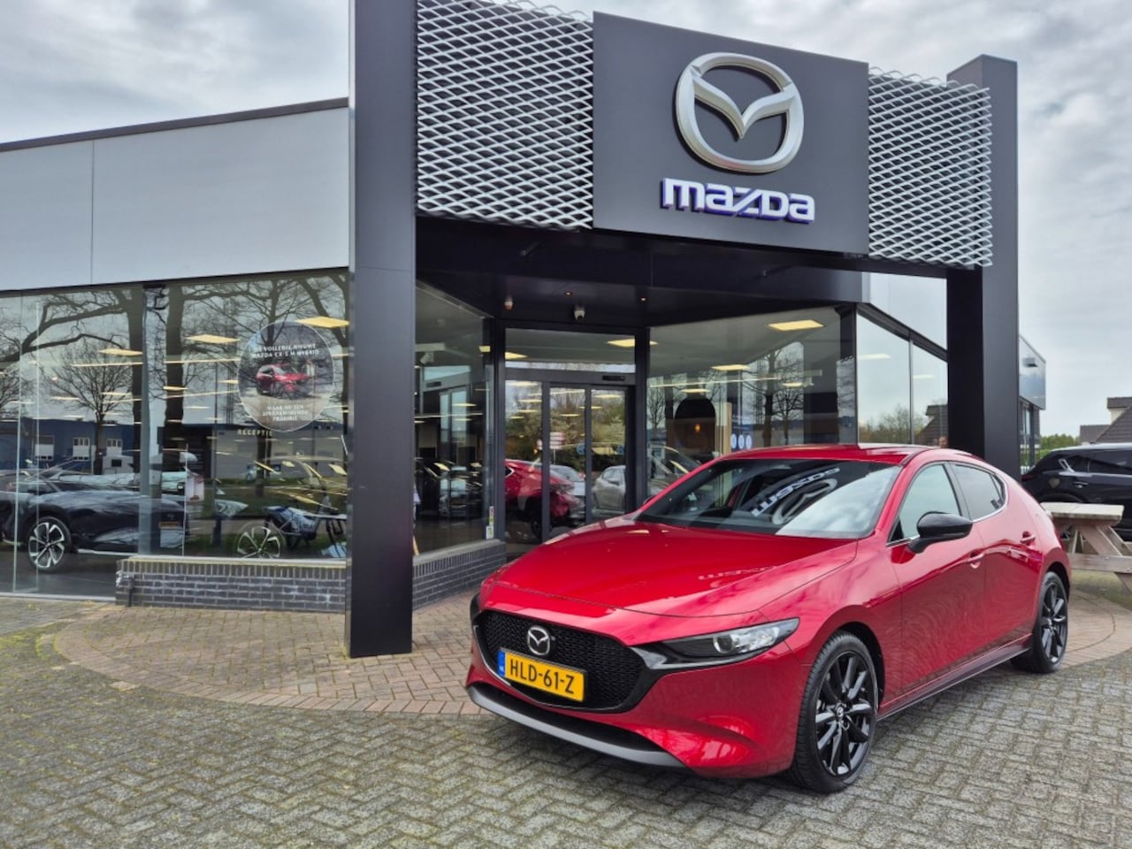 Mazda 3 - E-SKYACTIV G 2.0 150 6MT HOMURA / Carplay / Trekhaak - AutoWereld.nl