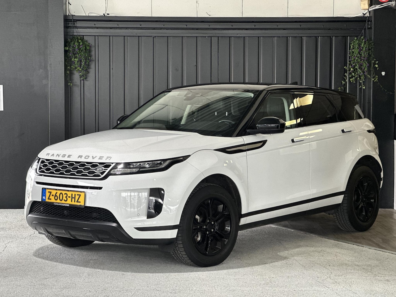 Land Rover Range Rover Evoque - 2.0 P200 AWD R-Dynamic S | Carplay | Achteruitrijcamera | luxe lederen bekleding |Cruise C - AutoWereld.nl