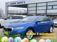 Skoda Octavia Combi - 1.5 TSI 150 pk First Edition Trekhaak Navi Led Matrix Stoelverwarming Adaptieve Cruise ACC