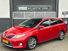 Toyota Auris Touring Sports - 1.8 Hybrid Executive | CAMERA | LEER | PANO | CC