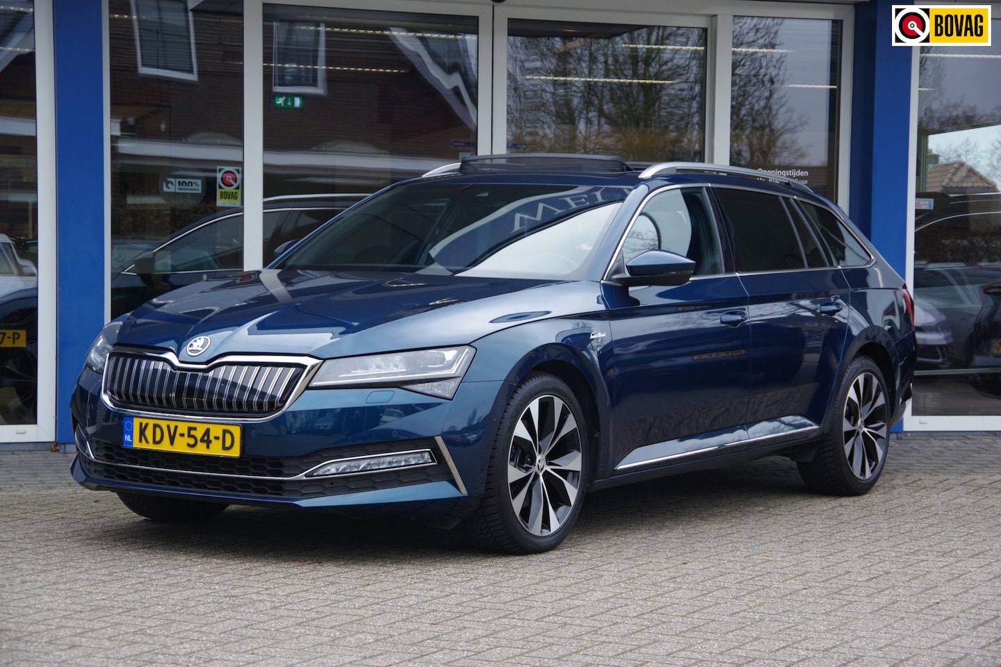 Skoda Superb Combi - 1.4 TSI iV Laurin & Klement SOH 100% Panoramadak Trekhaak Stoelkoeling/verwarming - AutoWereld.nl