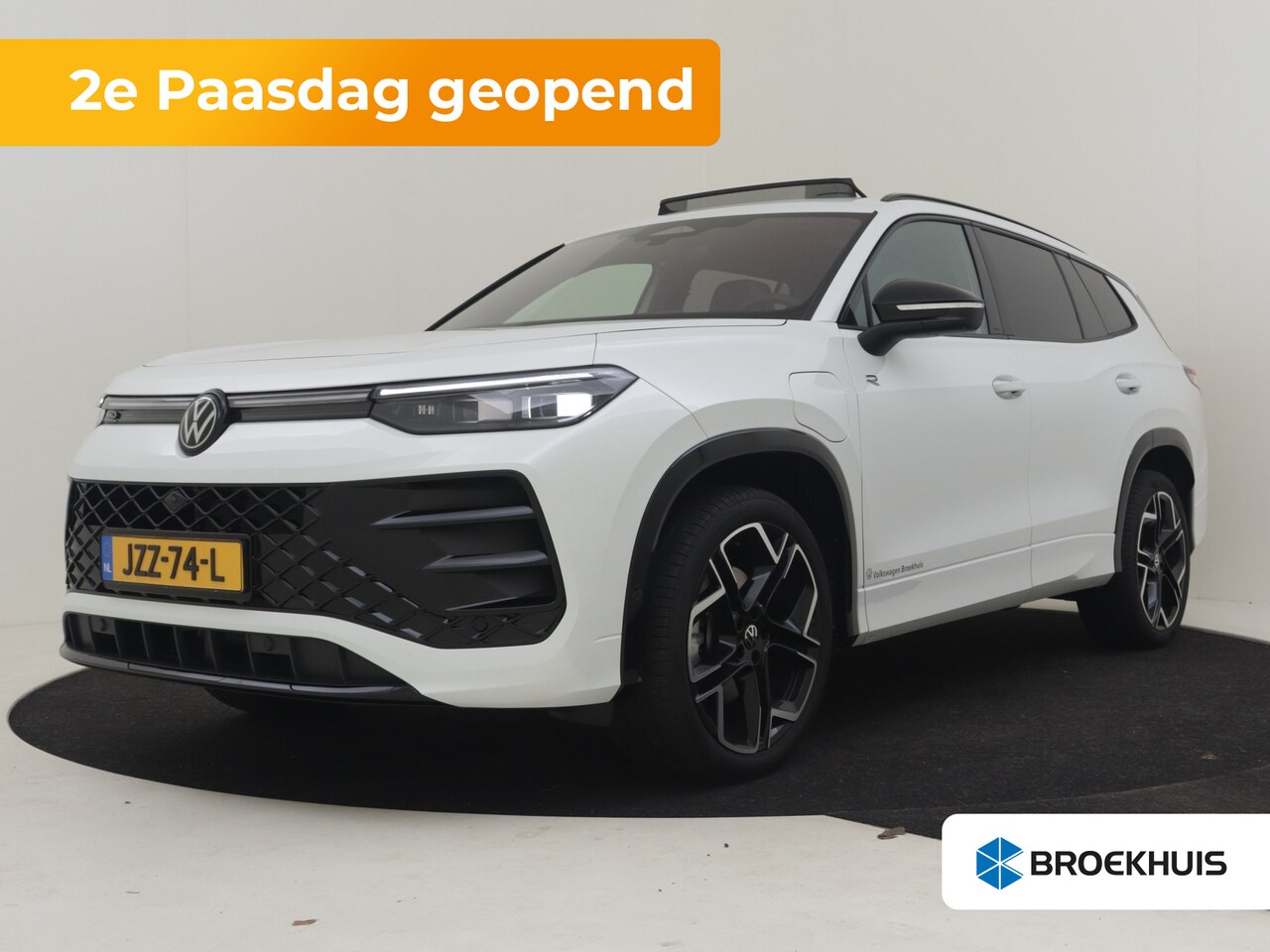 Volkswagen Tayron - 1.5 eHybrid R-Line Edition | Black Edition | Panoramadak | Trekhaak - AutoWereld.nl