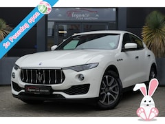 Maserati Levante - 3.0 V6 S AWD GranLusso 430pk Stoelverwarming/Luchtvering/Navigatie