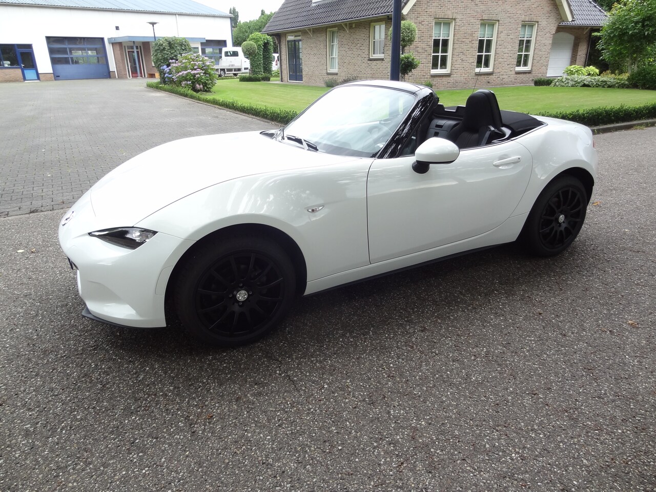Mazda MX-5 - 1.5 SkyActiv-G 131 TS 28866 km € 32 Mnd Weg Bel. Carplay Edition velgen Navi Wit Mica