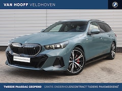 BMW i5 Touring - eDrive40 High Executive M Sport / Comfort Access / M Sportonderstel / Adaptieve LED / Park