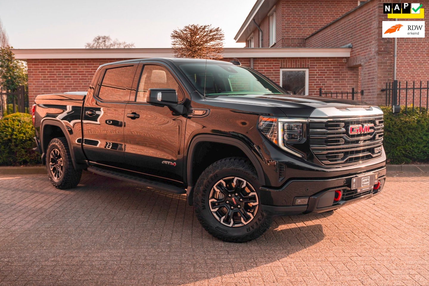 GMC Sierra 1500 - Crew Cap AT4 309 PK D Schuifdak Trekhaak Keyless 360 Camera Memory ''18 - AutoWereld.nl