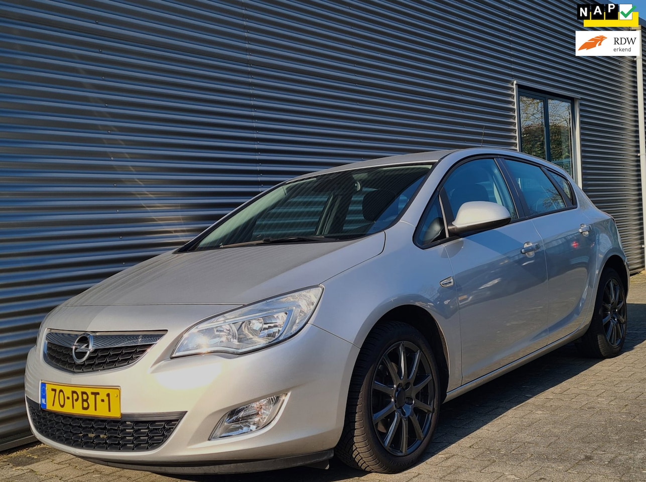 Opel Astra - 1.7 CDTi Edition 01-2011 Reflexzilver Metallic 151dkm NAP!!! - AutoWereld.nl