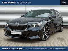 BMW 5-serie Touring - 520i M Sport Automaat / Trekhaak / Adaptieve LED / Parking Assistant Plus / Stoelventilati