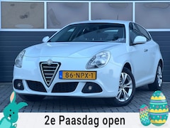 Alfa Romeo Giulietta - 1.4 T Distinctive | Trekhaak | Navi | Cruise | Parkeersensor