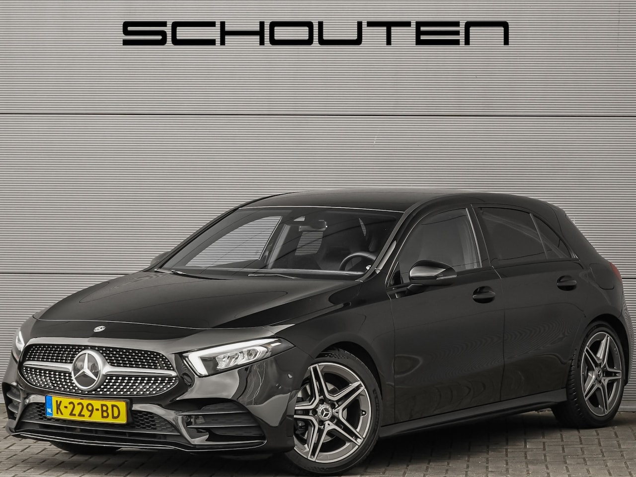 Mercedes-Benz A-klasse - 180 Business Solution AMG Camera CarPlay Black Pack 18" - AutoWereld.nl