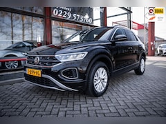 Volkswagen T-Roc - 1.5 TSI Business+ | LED | Navigatie |Stoel en stuurwielverwarming |Adaptieve cruise contro