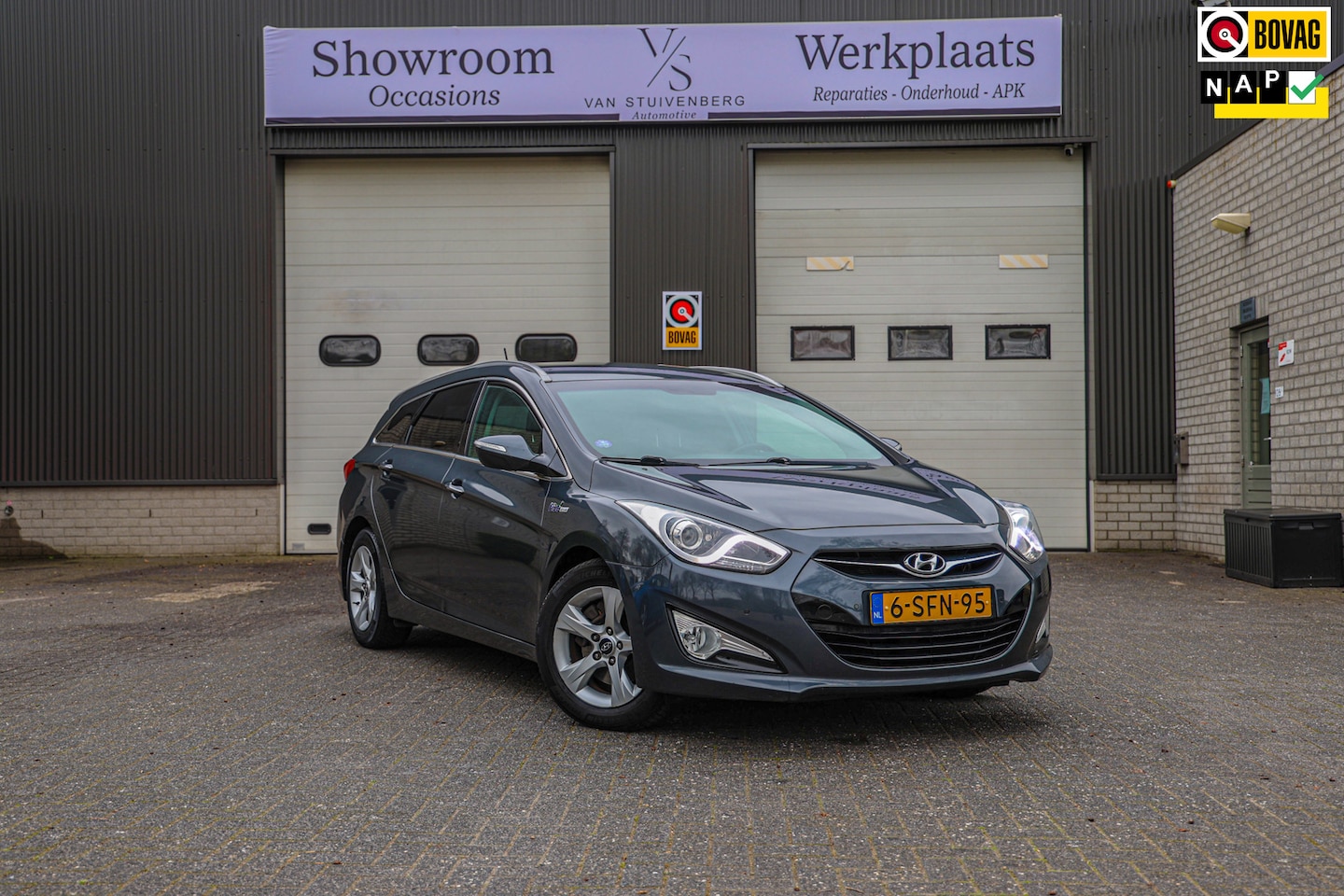 Hyundai i40 Wagon - 1.6 GDI Blue Business Edition NAVI LED PDC KEYLESS - AutoWereld.nl