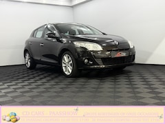 Renault Mégane - 1.4 TCE Celsium Clima, Navi, Keyless start, Cruise control, Lichtmetalen velgen