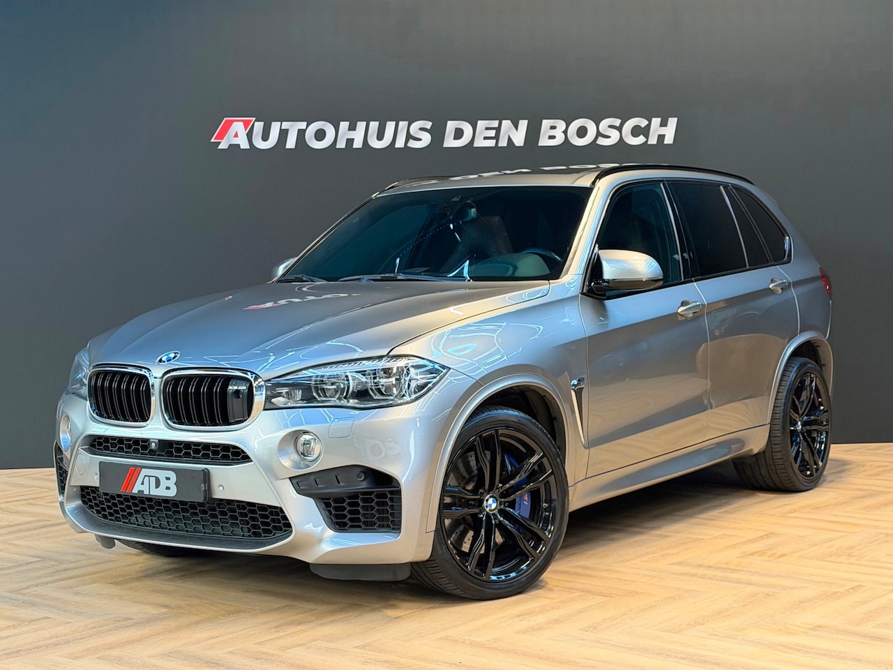 BMW X5M - 4.4 V8 575PK 2017 - B&O - Pano - Carbon - Memory - AutoWereld.nl