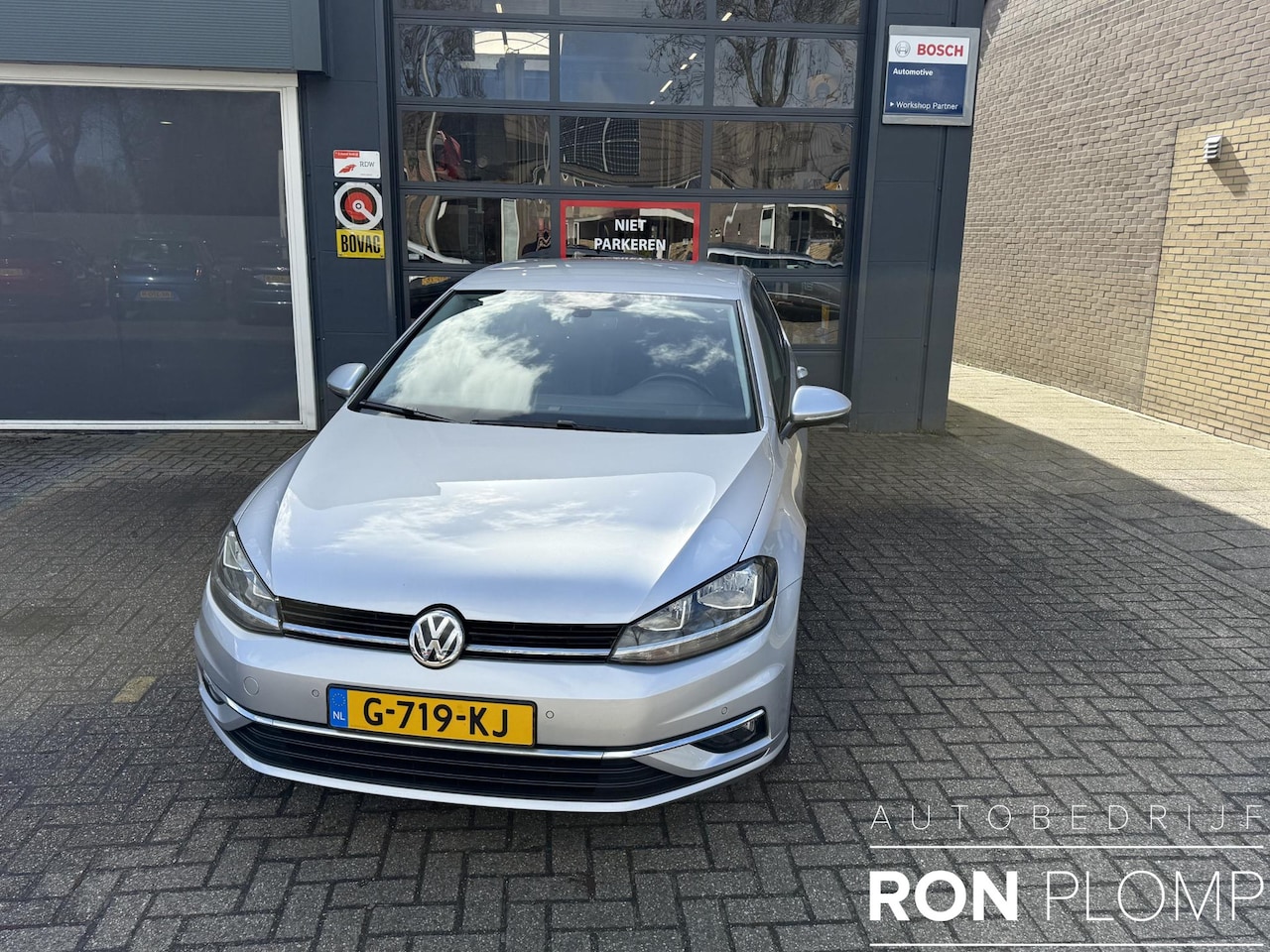 Volkswagen Golf - 1.0 TSI Comfortline Business Airco clima/ Navigatie/ Cruise/ Apple carplay/ PDC/ LMV - AutoWereld.nl