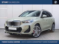 BMW iX1 - eDrive20 M Sport / Panoramadak / M Sportstoelen / Comfort Access / Head-Up / Parking Assis