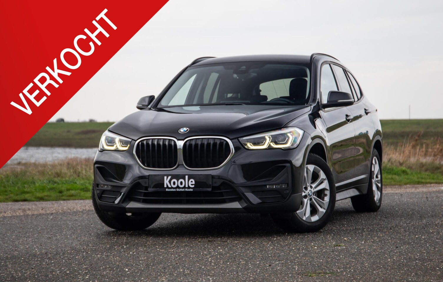 BMW X1 - xDrive25e Executive CAMERA / CARPLAY / HEAD UP DISPLAY / LEDER / LED / CRUISE CONTROLE / S - AutoWereld.nl