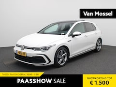 Volkswagen Golf - 1.5 eTSI R-Line | Automaat | Head-Up Display | Panoramadak | IQ-Light | Camera | Navigatie