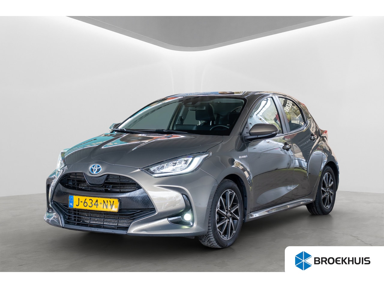 Toyota Yaris - 1.5 Hybrid First Edition | Achterbank in delen neerklapbaar | Achteruitrijcamera | Apple C - AutoWereld.nl