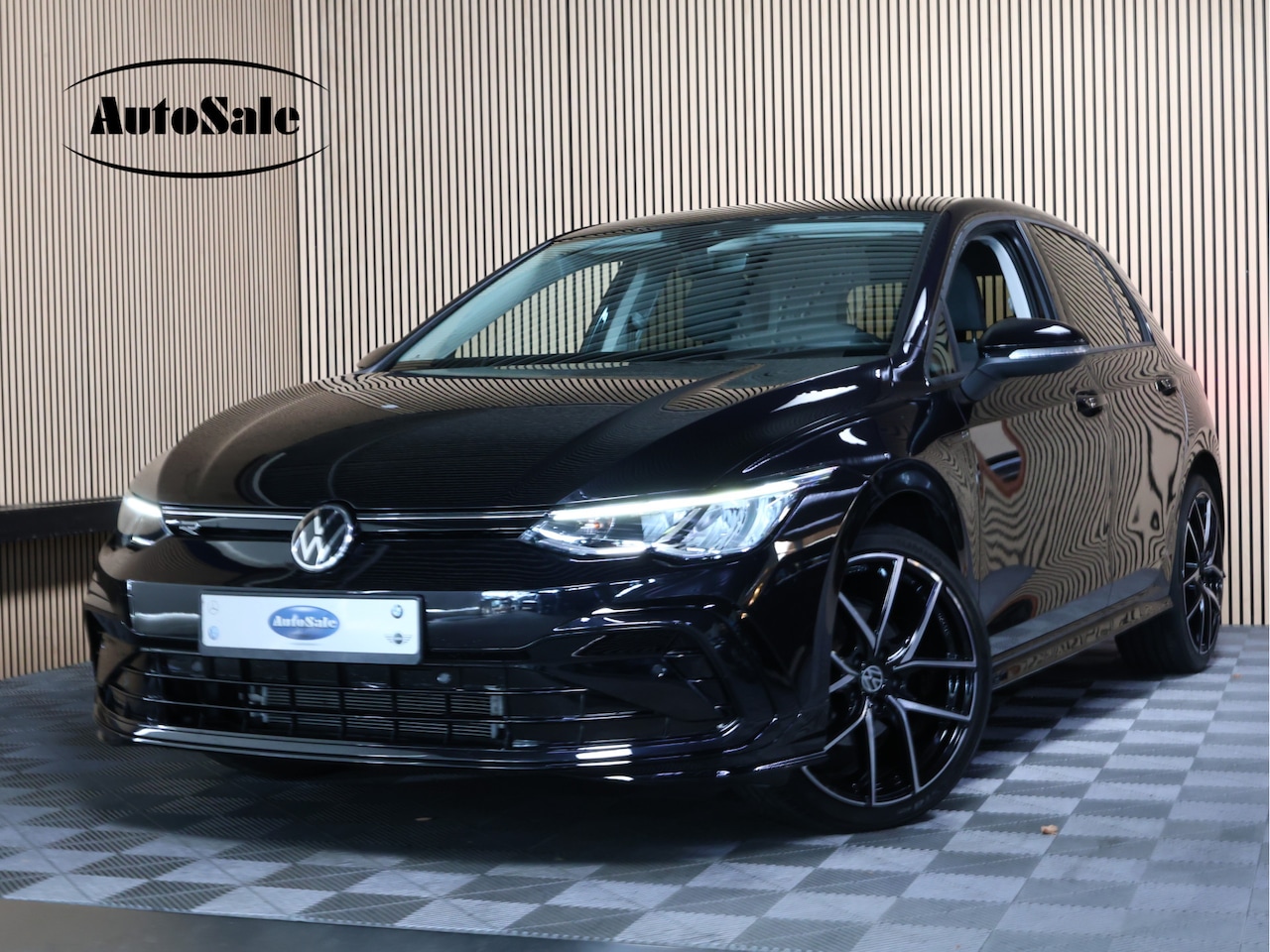 Volkswagen Golf - R line 1.0 eTsi 23.000 km Full options Navi Carplay '24 - AutoWereld.nl