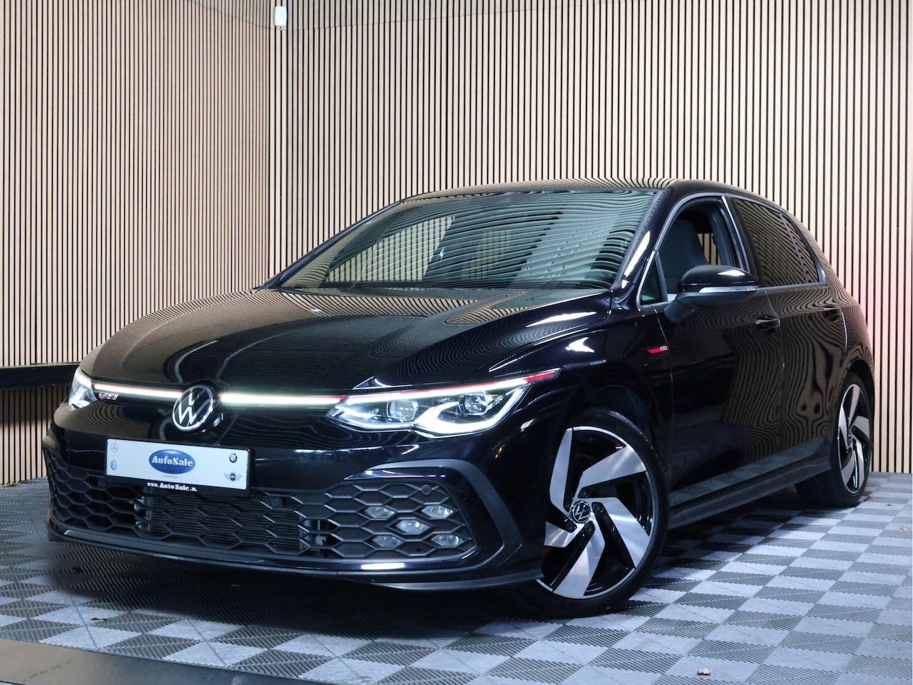Volkswagen Golf - 2.0 TSI GTI 19000 km FULL OPTIONS !! 2023 - AutoWereld.nl