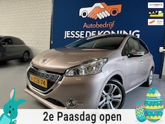 Peugeot 208 - 1.2 PureTech Style Pack Plus / bj.2015 / panoramadak / navigatie / climate /etc/ NAP met 1