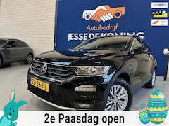 Volkswagen T-Roc - 1.5 TSI Style automaat / camera/navigatie/trekhaak/cruise/climate/ bj.2019 / NAP 132066 km