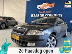 Skoda Octavia Combi - 1.6 Classic /bj.2008 / kleur: grijs / airco / trekhaak / sportvelgen / NAP met 177034 km.e